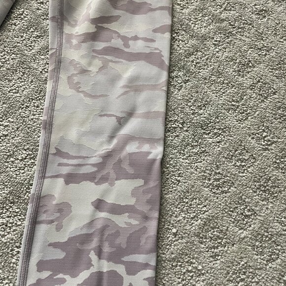 Lululemon PINK PURPLE CAMO LUXTREME RIBBED SET Energy Bra Long Line + Leggings 4 - Picture 8 of 15